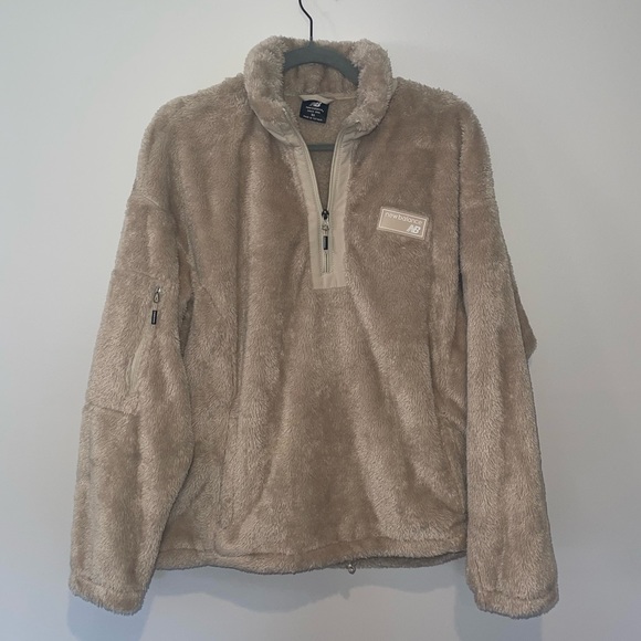 New Balance Tops - Women’s New Balance Sherpa Pullover NWOT